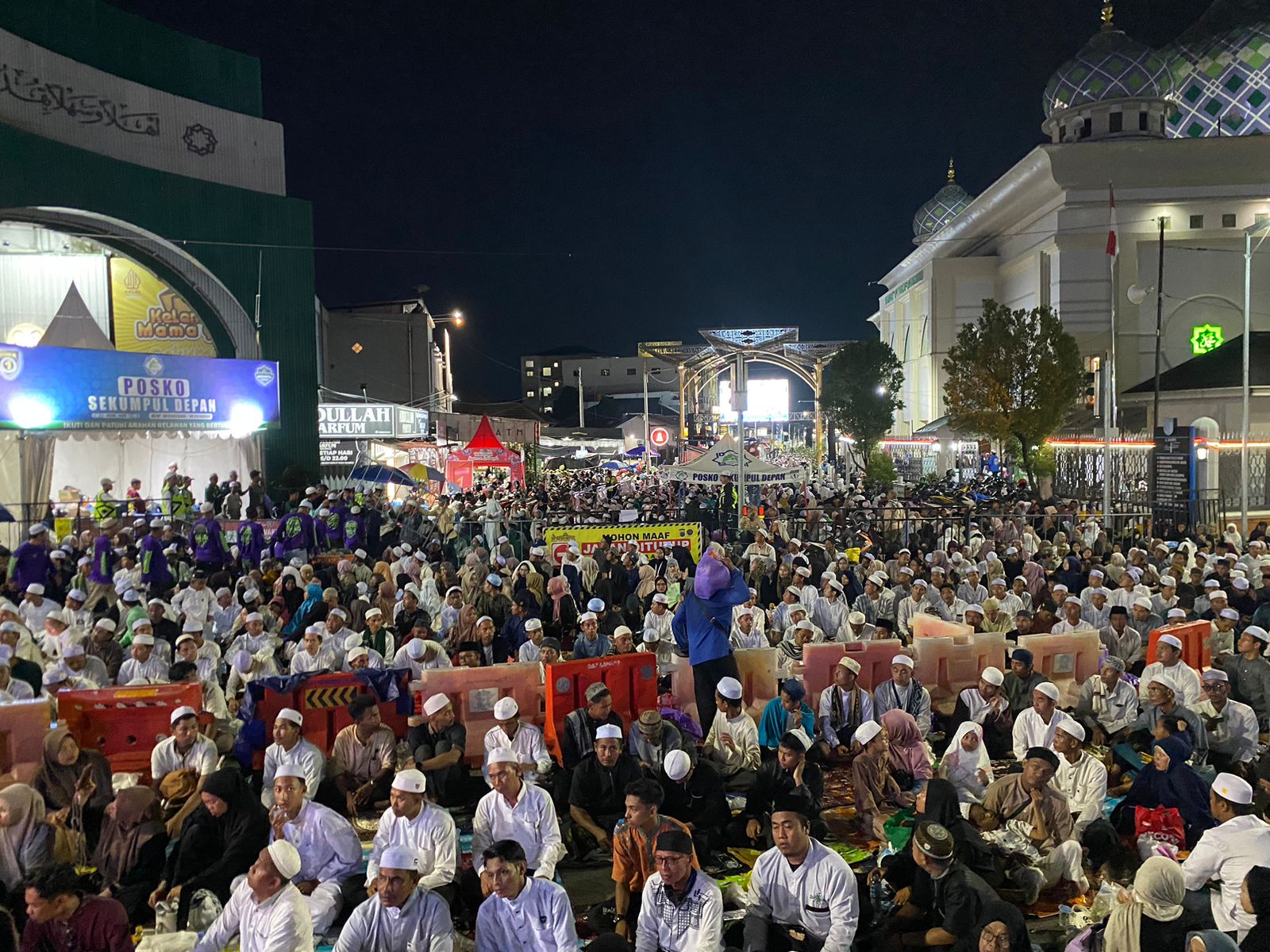 PADAT : Sejalan dengan data kepolisian, jumlah jamaah yang memadati kawasan Sekumpul dan sekitarnya saat peringatan 5 Rajab, Minggu (28/12/2025) lalu tembus 5 Juta