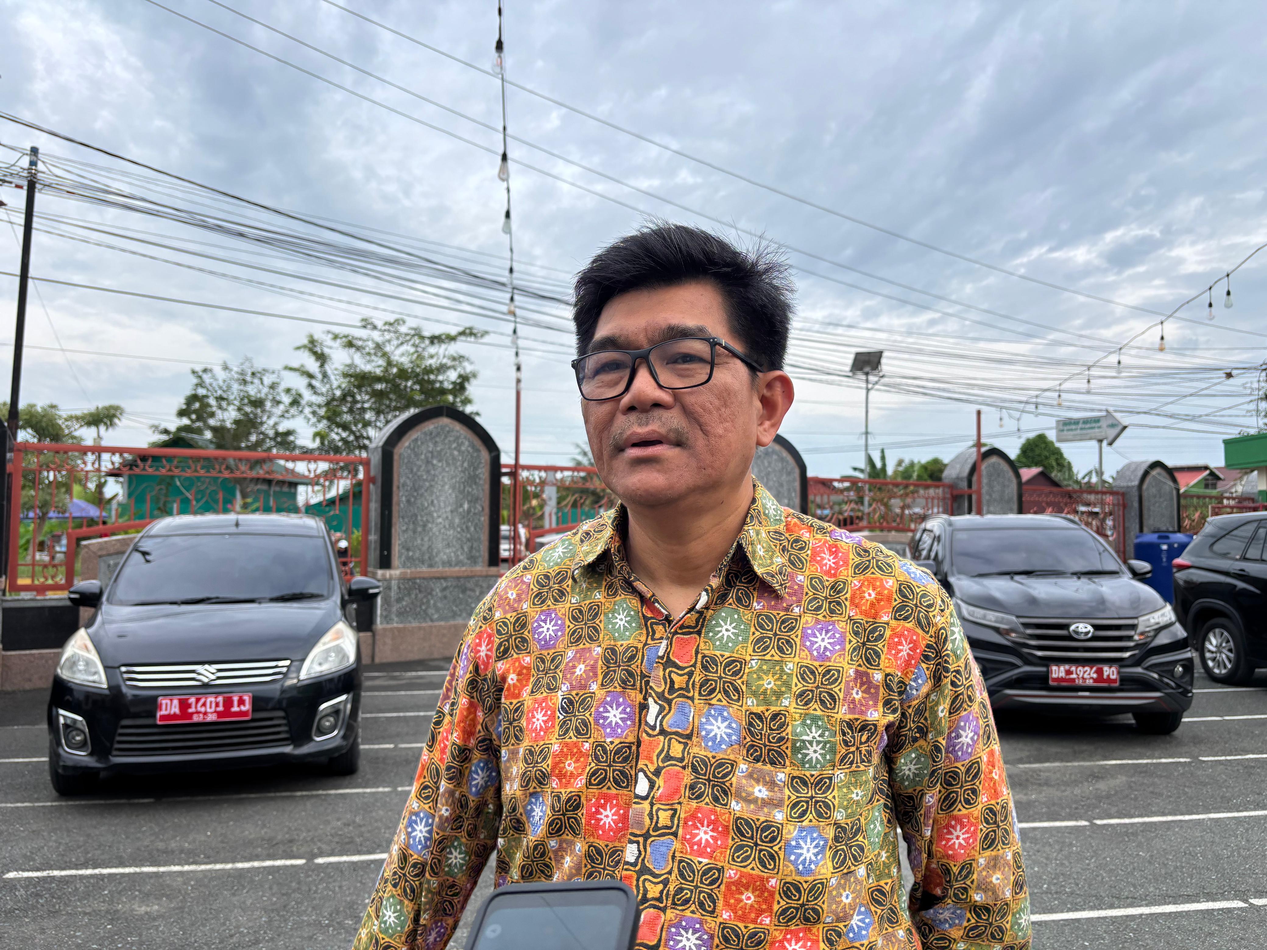 PANTAU BANJIR BANJARMASIN: Direktur Kependudukan dan Jaminan Sosial Bappenas RI, Muhammad Cholifihani.