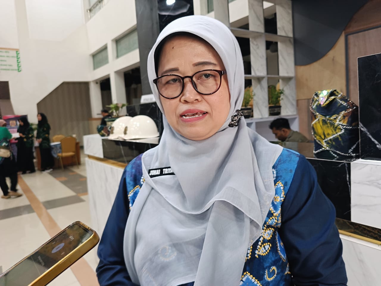 BICARA: Di tengah efisiensi anggaran, Kadinkes Banjarbaru Juhai Trianti Agustina mengatakan Pemko Banjarbaru tidak memangkas kepesertaan BPJS Kesehatan gratis bagi masyarakat Banjarbaru.