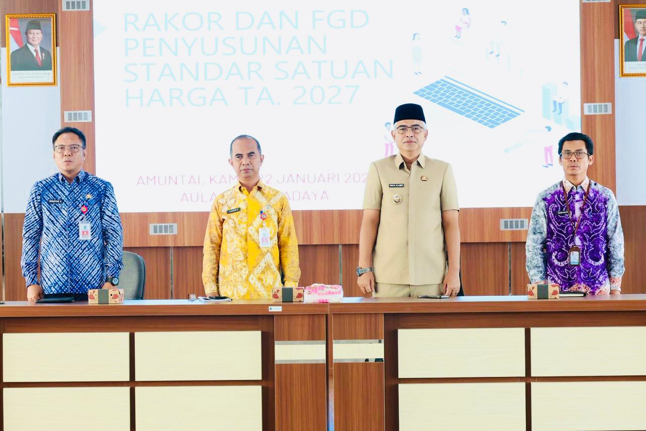 MOMEN:Wabup HSU, Hero Setiawan (dua kanan) hadiri rakor Penyusunan SSH dan Penginputan PENA SAJIWA di Aula BPKAD, Kamis (22/1/2026).