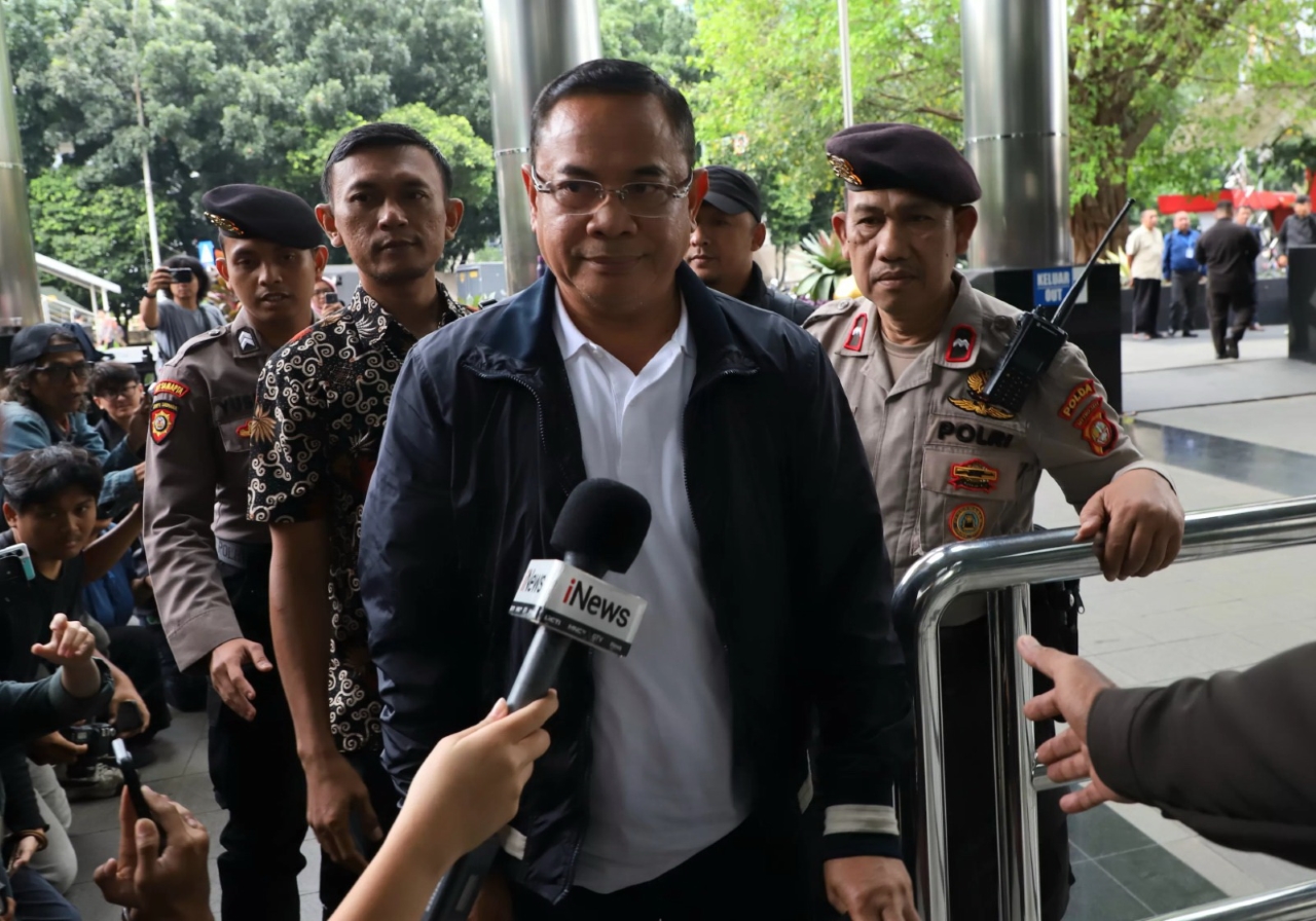 DIAMANKAN: Bupati Pati, Sudewo tiba di gedung KPK usai terjaring dalam Operasi Tangkap Tangan KPK, Jakarta, Selasa (20/1/2026). (Dery Ridwansah/Jawa Pos)
