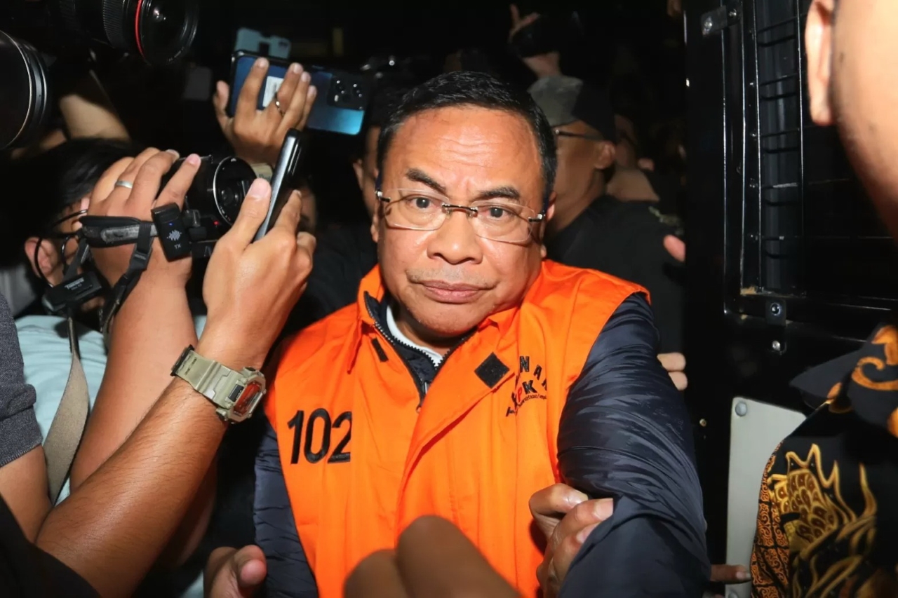 TERSANGKA KORUPSI: Bupati Pati, Sudewo mengunakan rompi tahanan usai terjaring OTT KPK, Jakarta, Selasa (20/1).