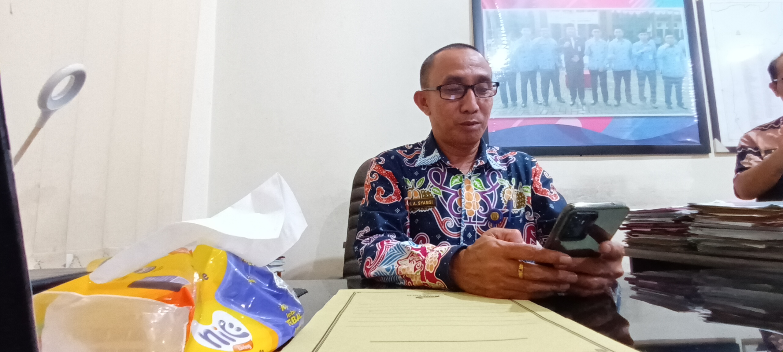 WAWANCARA: Kepala Bidang Pembinaan PAUD dan Dikmas Disdik Tabalong, Ahmad Syamsi. (Foto:Ibnu Dwi Wahyudi/Radar Banjarmasin)