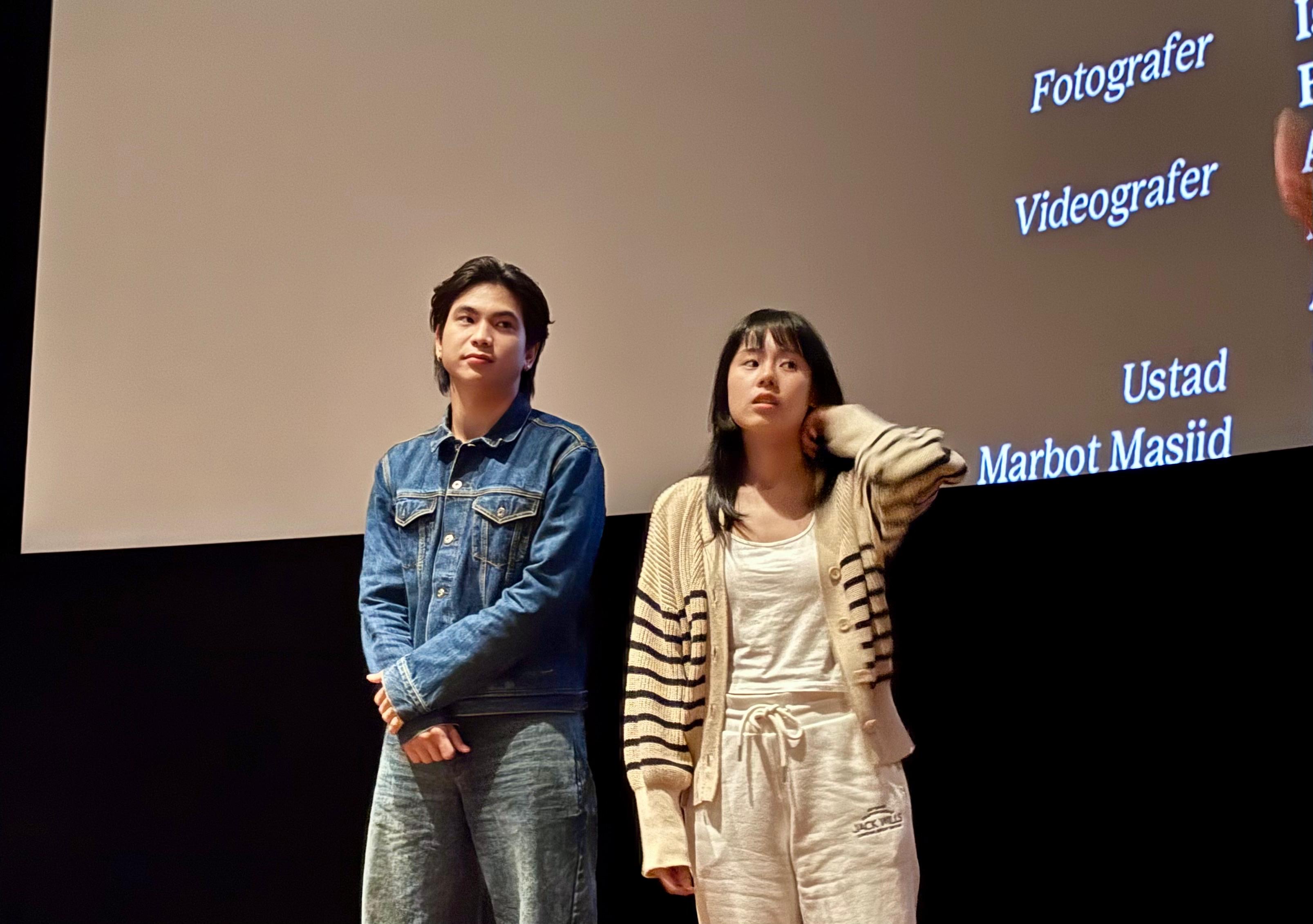 Venly Arauna dan Sheila Kusnadi saat nonton bareng Film &ldquo;Tuhan, Benarkah Kau Mendengarku? di XXI Duta Mall Banjarmasin.