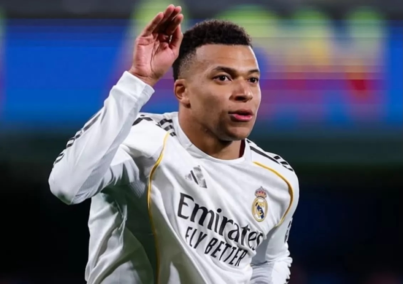 DIKRITIK: Kylian Mbappe mencetak gol penalti Panenka ke gawang Villarreal dan mendedikasikannya untuk Brahim Diaz. Namun gestur tersebut justru menuai kritik keras dan dianggap tidak sensitif.