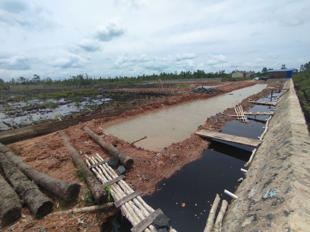 Kondisi lokasi proyek pembangunan RS Tipe D Gambut, Kabupaten Banjar, yang tidak terlihat aktivitas pekerjaan Rabu (28/1/2026).