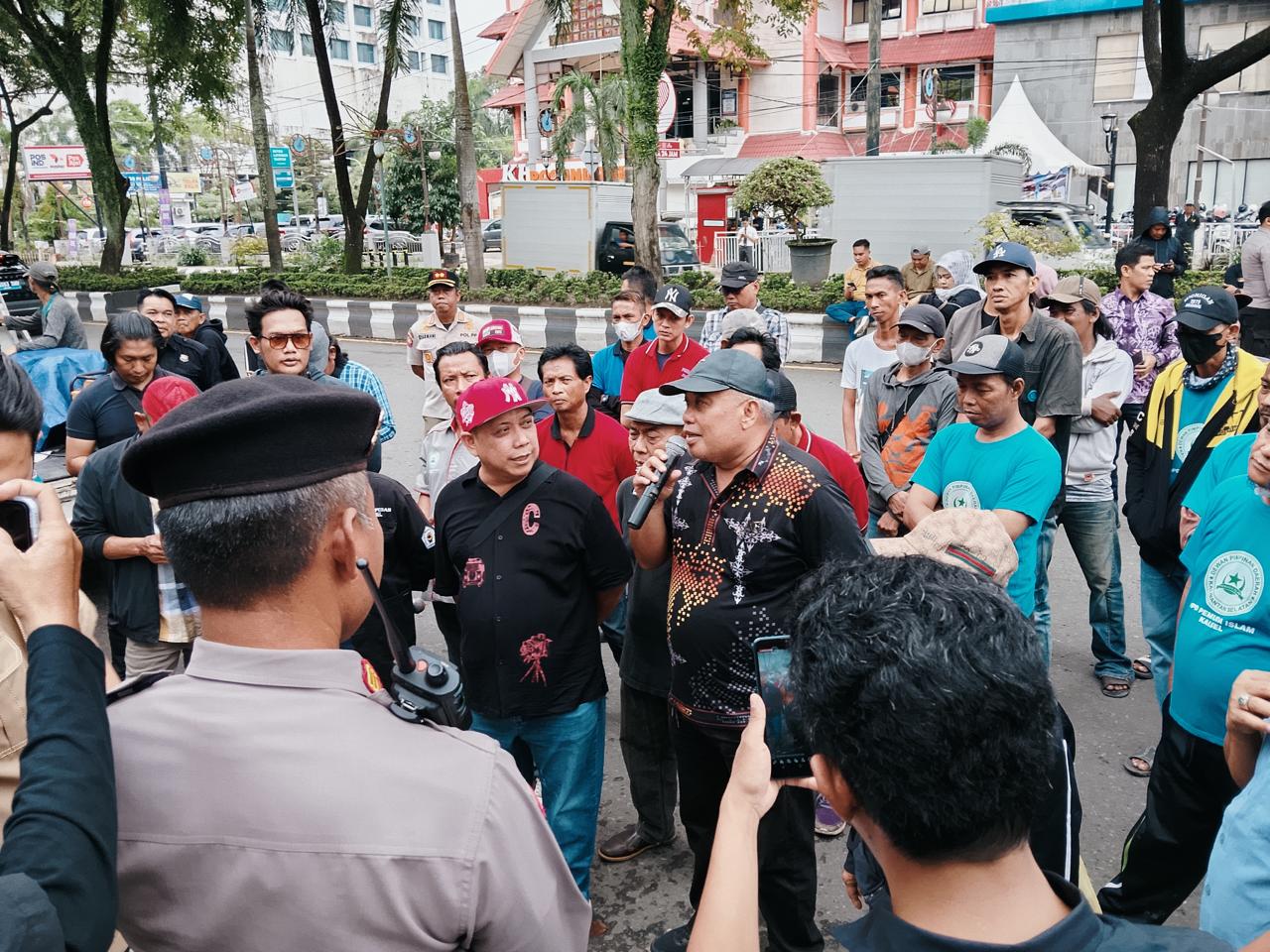 ASPIRASI: DPRD Banjarmasin didemo dengan tuntutan agar ikut mengawal kasus dugaan korupsi di Dinas Pendidikan Kota Banjarmasin, Kamis (29/1/2026) pagi.