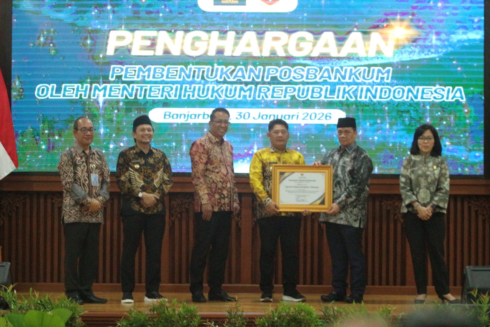 PENGHARGAAN: Program Pos Bantuan Hukum HST diganjar penghargaan kementerian Hukum RI.