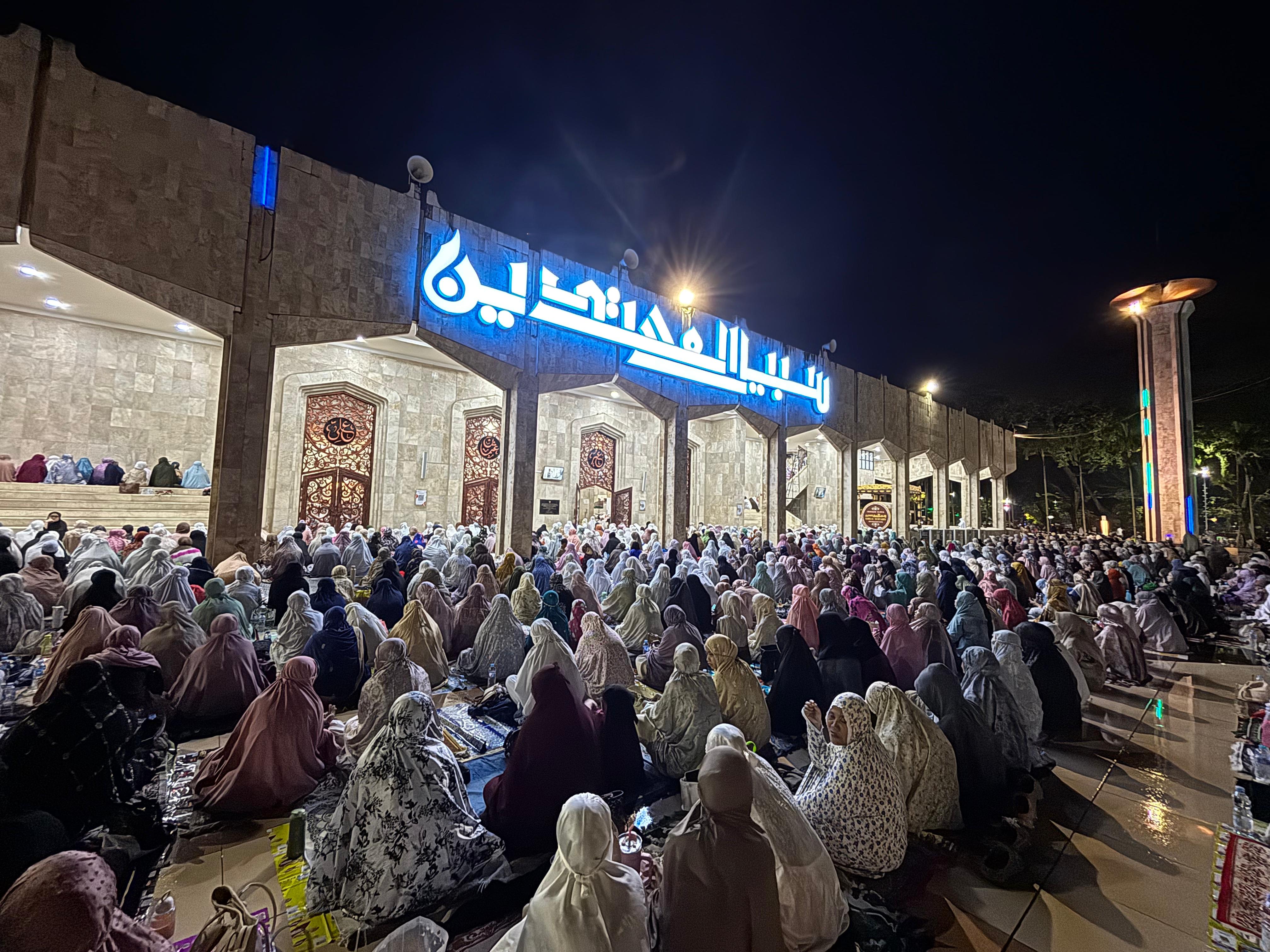 KHUSYUK: Jemaah Nisfu Sya