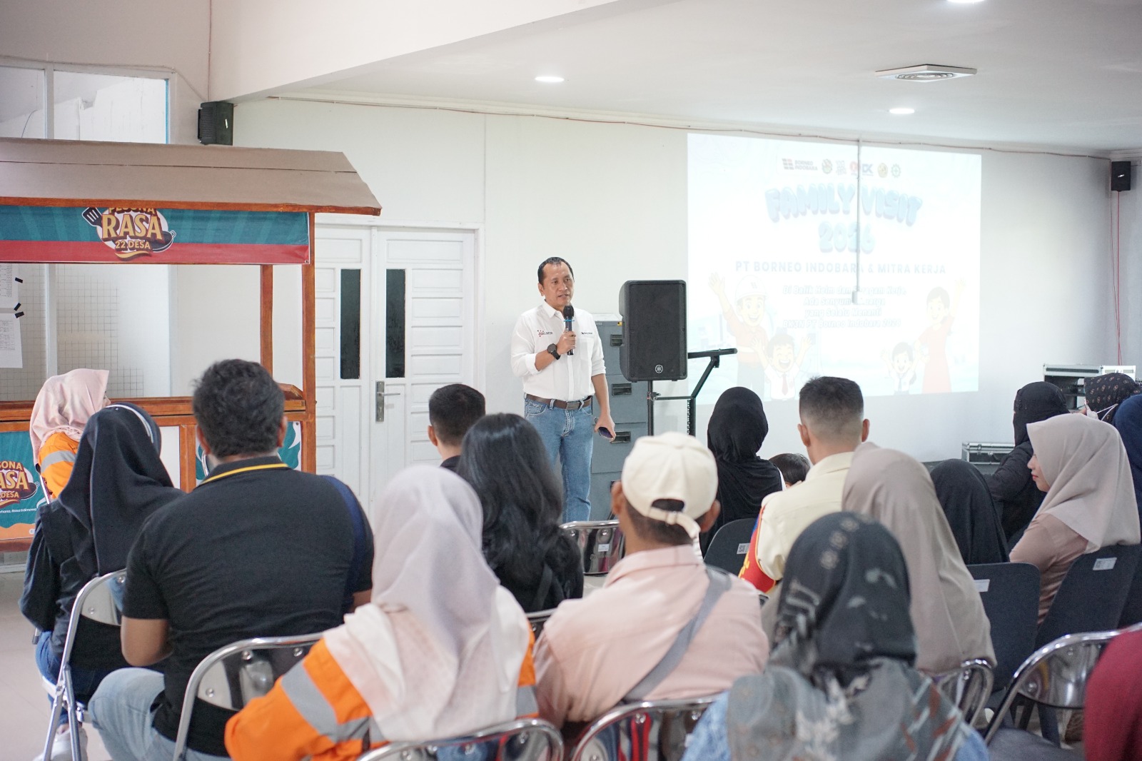 BERI PENCERAHAN: KTT PT BIB, Riadi Simka Pinem menjelaskan dukungan keluarga sangat penting terhadap performa dan keselamatan para pekerja tambang.