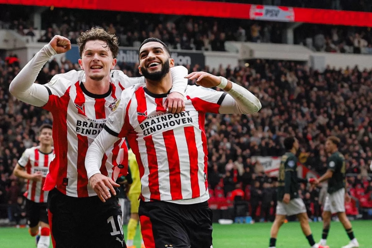 KOKOH: PSV Eindhoven semakin kokoh di puncak klasemen usai kalahkan Feyenoord, Minggu (1/2).