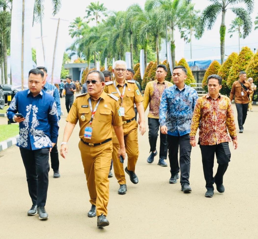 HADIR:Bupati dan Wakil Bupati Kabupaten HSU, H Sahrujani dan Hero Setiawan, serta unsur Forkopimda hadir di Rakornas Pemerintah Pusat dan Daerah dipimpin Presiden Prabowo di SICC, Bogor, Jabar.