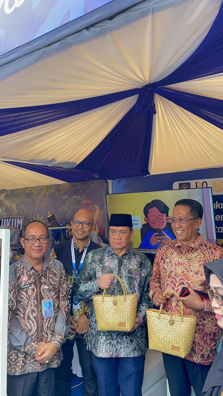 KUNJUNGAN:Menkum RI,  Supratman Andi Agtas dukung peran Rumah BUMN Banjarmasin dalam penguatan legalitas usaha, serta perlindungan Hak Kekayaan Intelektual (HKI).