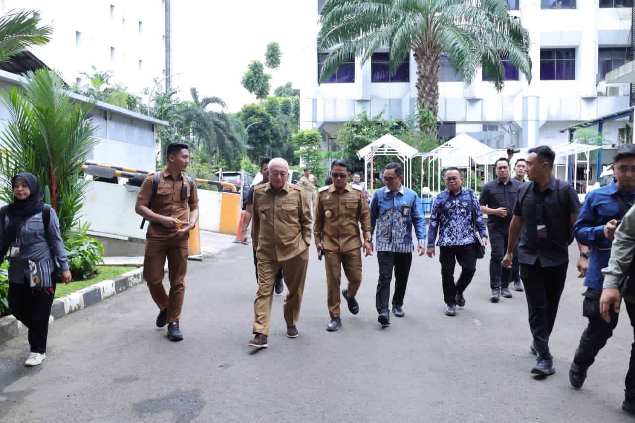 DUKUNG BANSOS:Gubernur Kalsel H Muhidin saat berada di Jakarta menghadiri Sosialisasi Piloting Digitalisasi Bantuan Sosial di Kemendagri, Selasa (3/2/2026).