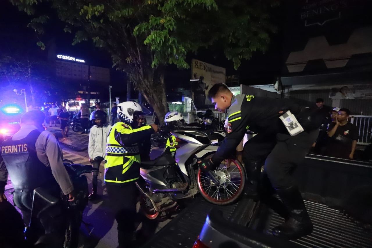 DIAMANKAN: Motor modifikasian dibawa ke Polreta Banjarmasin untuk diproses.