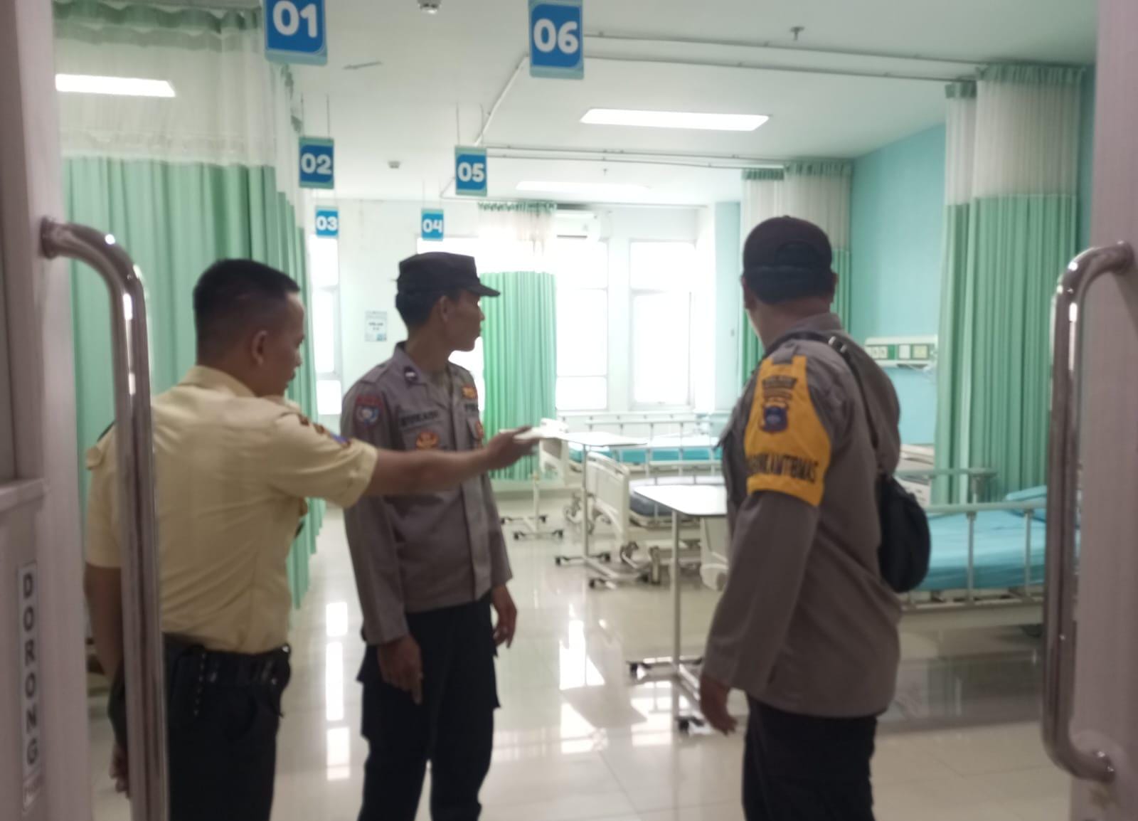 KERACUNAN: Korban keracunan massal di Kabupaten Hulu Sungai Utara, akhirnya selesai menjalani perawatan di RSUD Pambalah Batung Amuntai. (Foto: Istimewa/Radar Banjarmasin)