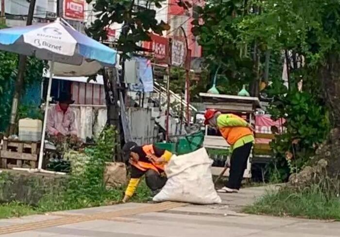 PASTIKAN AMAN: Kadinsos dan Kepala BPKPAD Banjarmasin memastikan kepesertaan BPJS Pasukan Kuning tidak dicabut.