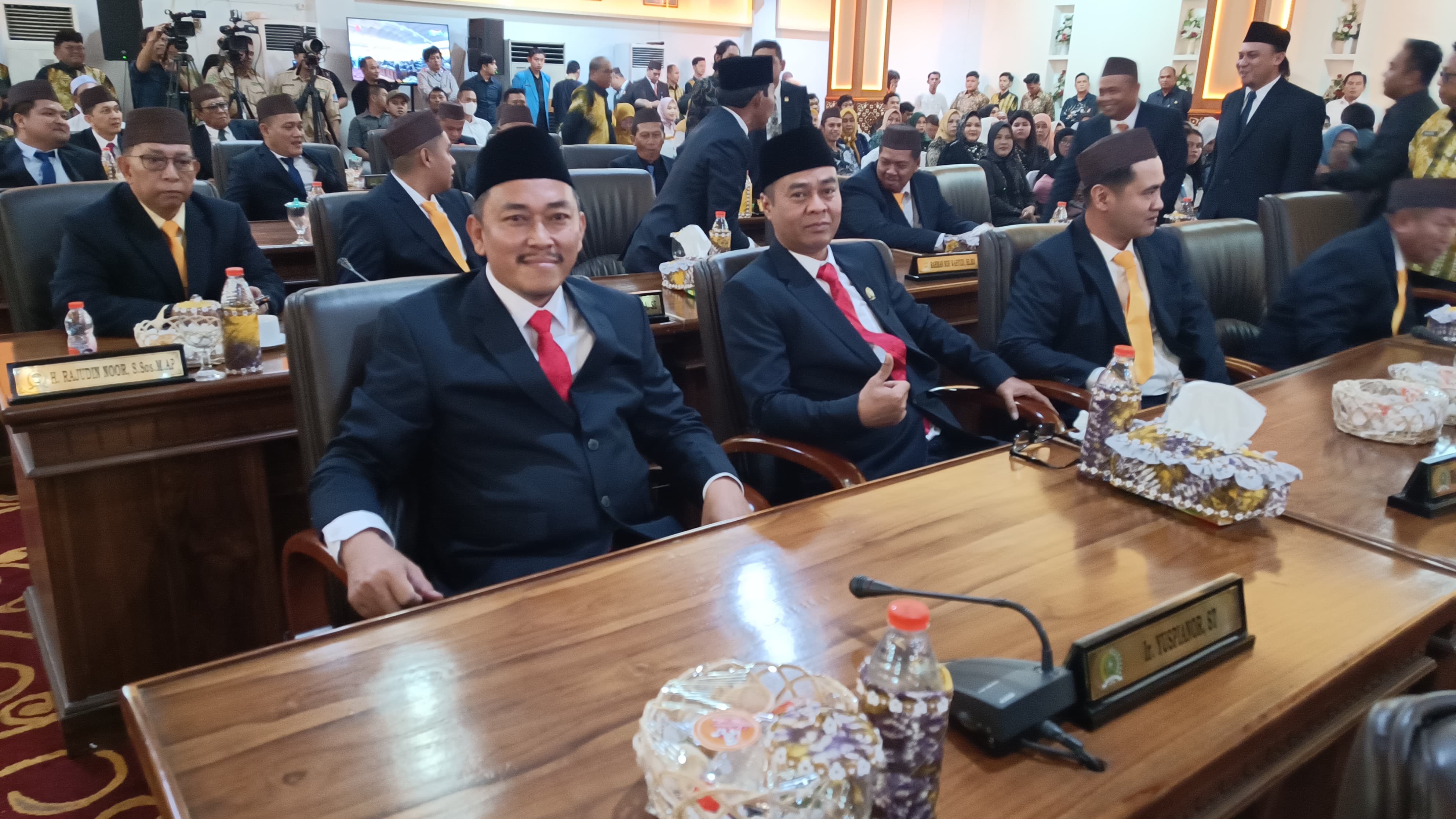Anggota DPRD Tapin Yuspianor memberikan keterangan terkait rencana pembangunan jalan di Pesisir Sungai Tapin.