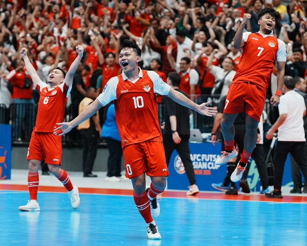Pemain Timnas Futsal Indonesia menunjukkan semangat juang tinggi usai laga semifinal melawan Jepang di Indonesia Arena, Kamis (5/2). (dok timnas futsal)