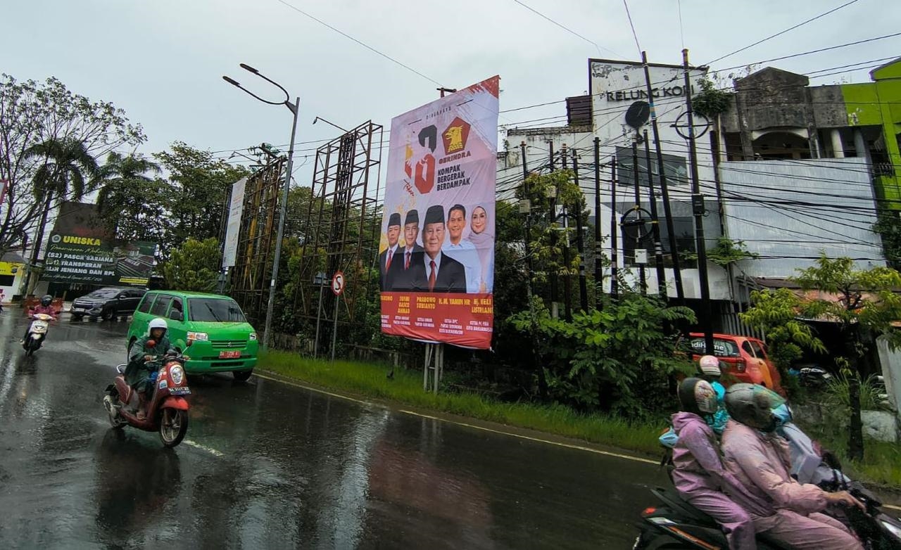 WAJAH KOTA: Salah satu baliho yang bergambar Prabowo Subianto di Banjarmasin.