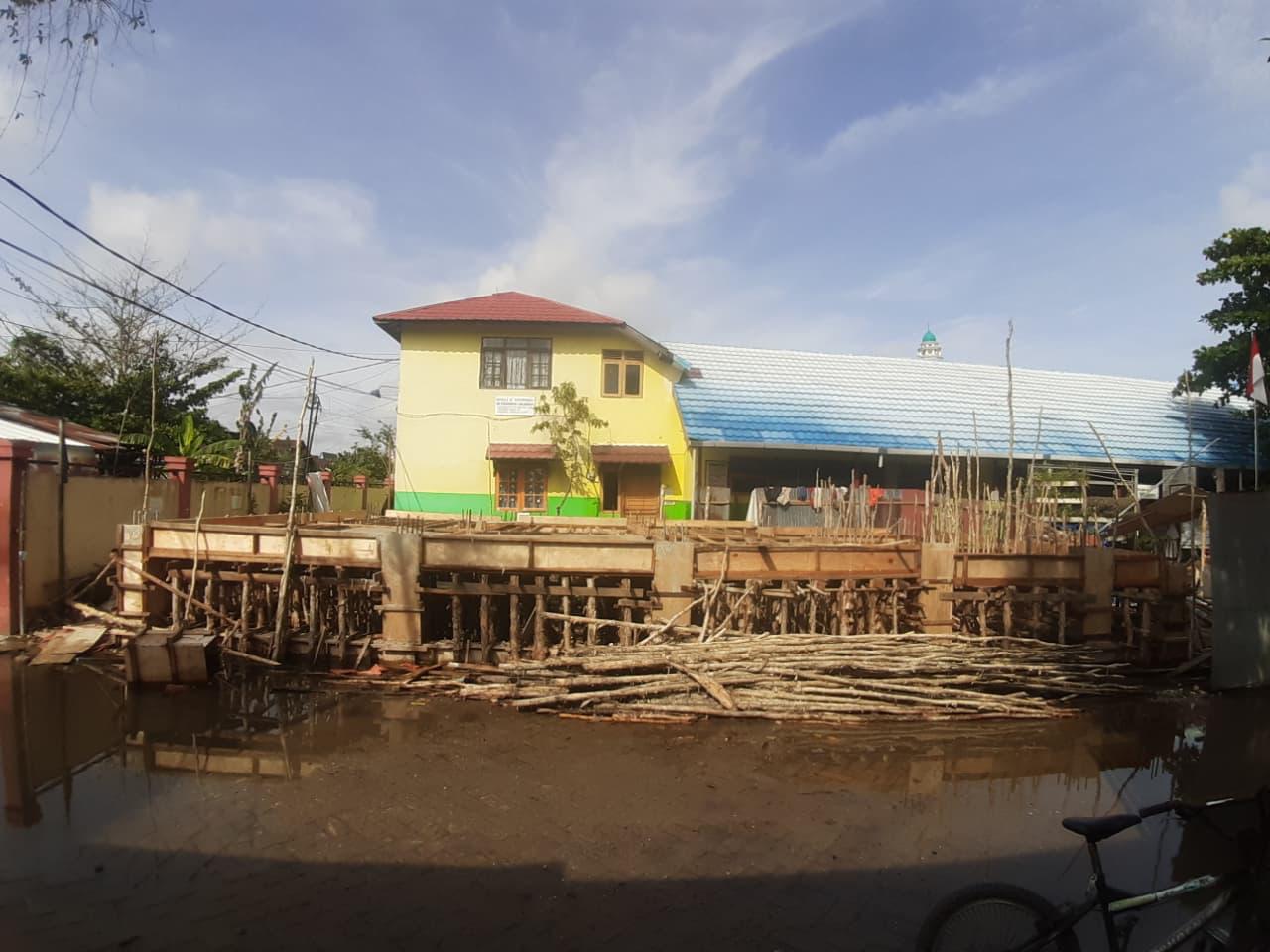 Ruang kelas di SDN Pengambangan 5 yang hingga sekarang belum selesai pembangunannya.(Foto: Endang Syarifuddin/Radar Banjarmasin)