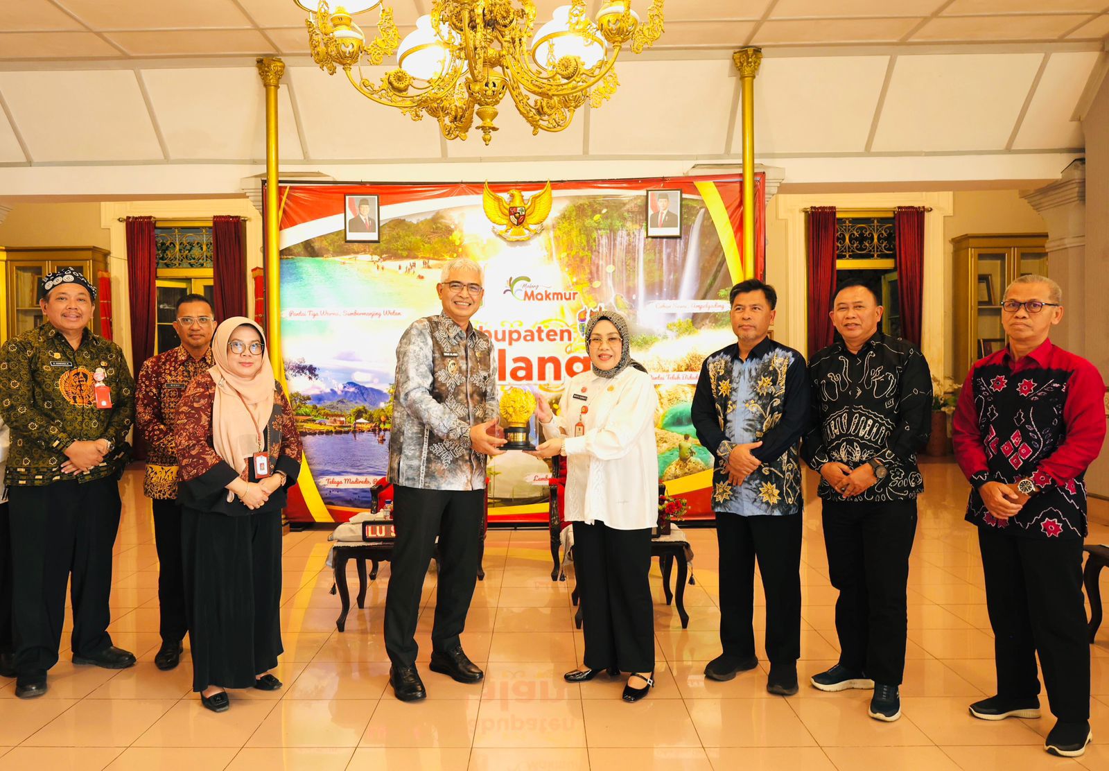 MOMEN:Wakil Bupati Kabupaten HSU, Hero Setiawan mewakili Bupati HSU, H Sahrujani meminpim perwakilan Pemkab HSU studi banding ke Pemkab Malang.
