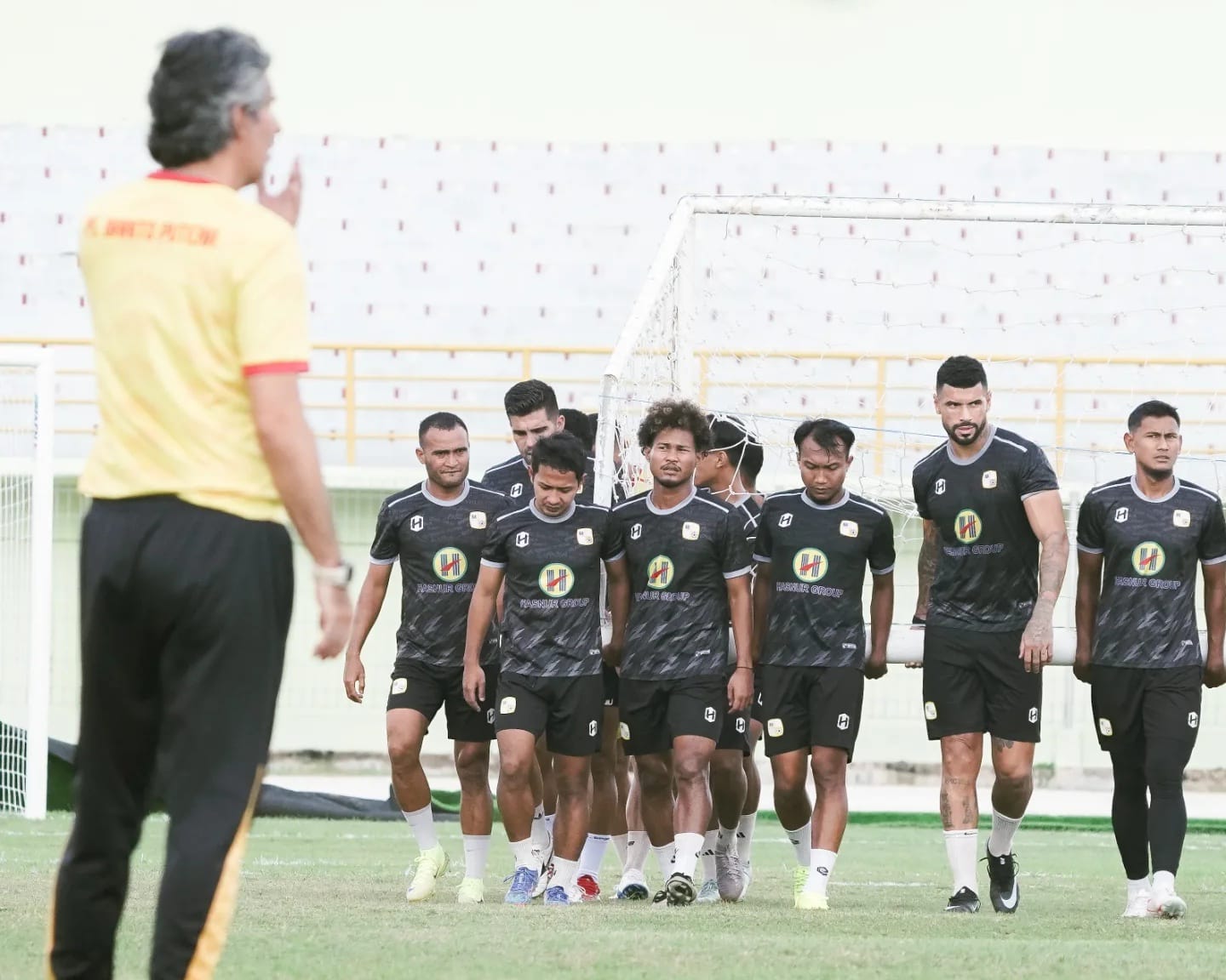 LATIHAN: Skuad Barito Putera menjalani sesi latihan intensif dalam masa jeda kompetisi Championship 2026 untuk memperkuat fisik, pemahaman taktik, chemistry tim, serta meningkatkan ketajaman.