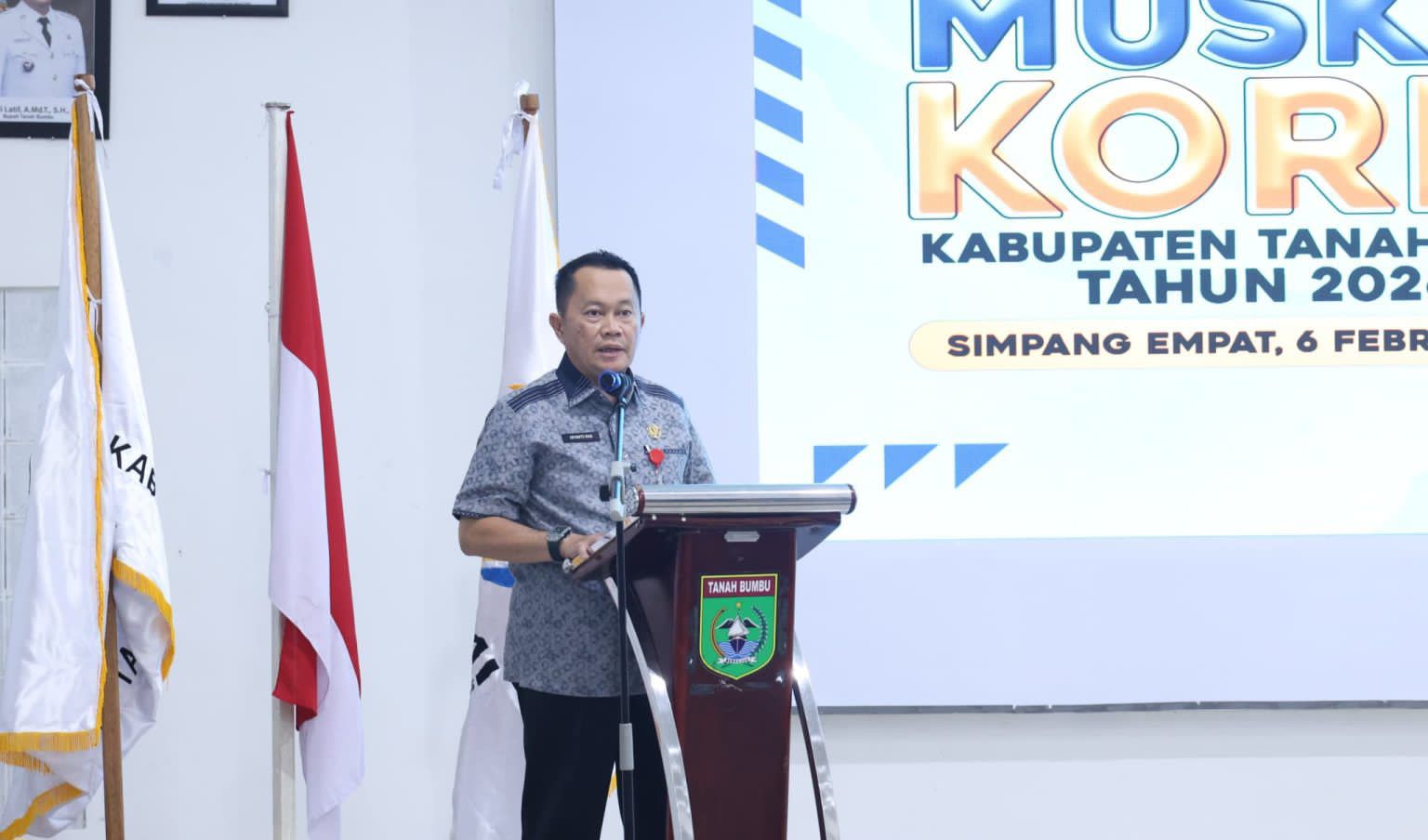 SAMBUTAN:Asisten Bidang Ekonomi dan Pembangunan Kabupaten Tanah Bumbu, Eryanto Rais menyampaikan sambutan pada Muskab KORMI Kabupaten Tanah Bumbu 2026 di Gedung PKK Kabupaten Tanah Bumbu.
