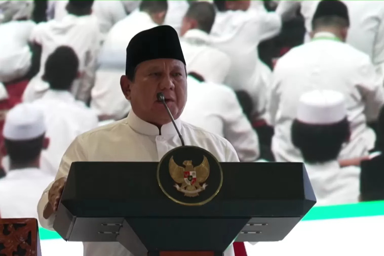 SAMPAIKAN SAMBUTAN: Presiden Prabowo Subianto saat Pengukuhan Pengurus MUI di Masjid Istiqlal Jakarta, Sabtu (7/2). (YouTube Setpres)