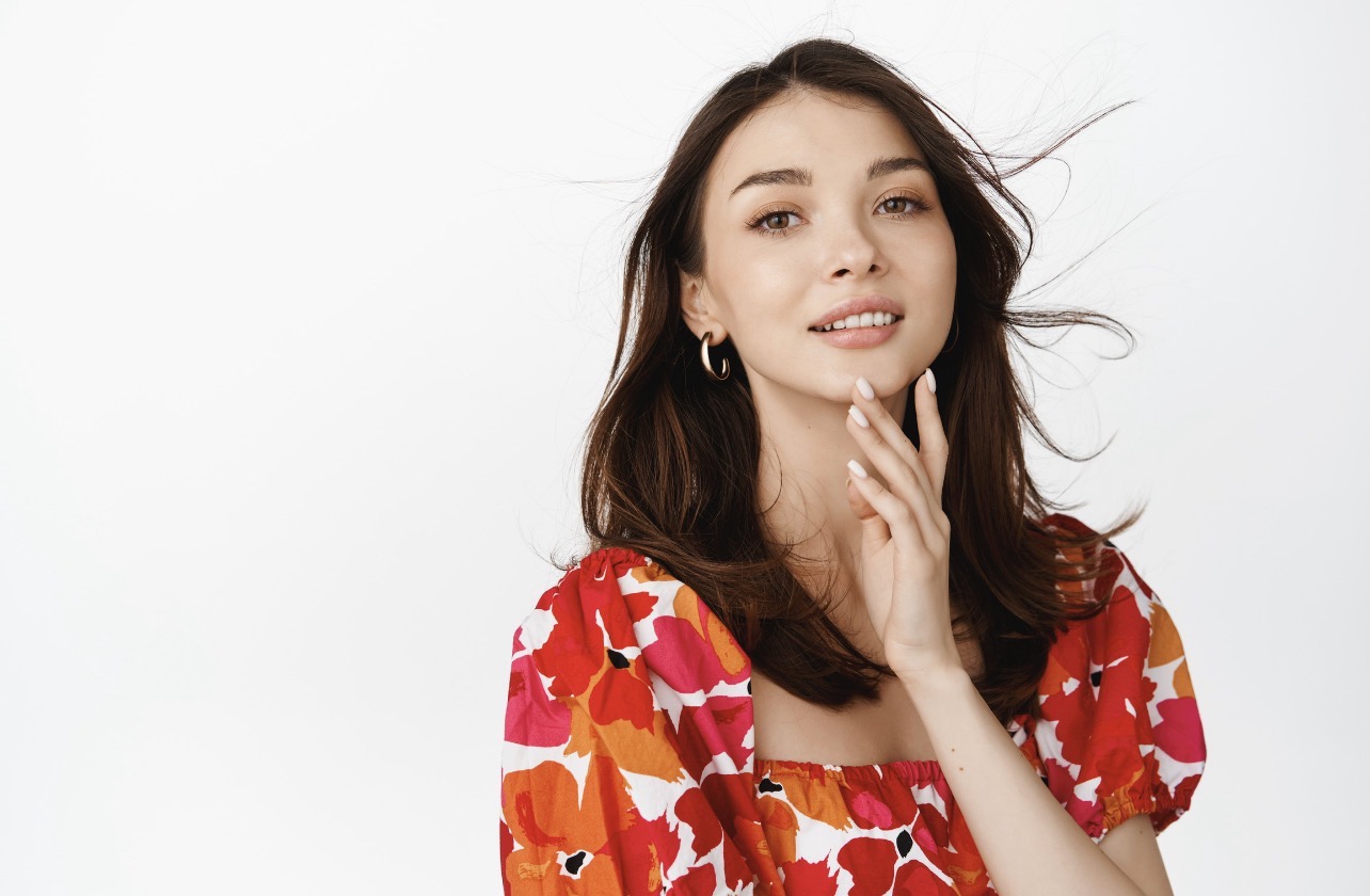 TIPIS: Makeup no makeup look identik dengan riasan tipis seperti tanpa makeup. (Foto: Freepik)
