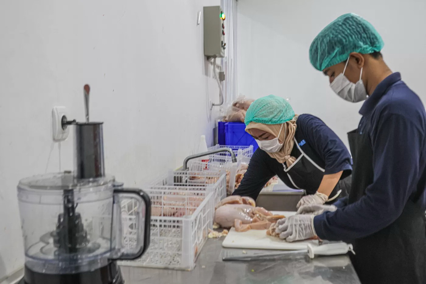 DAPUR MBG: Dari hasil evaluasi nasional dapur penyedia menu pada program MBG, BGN menghentikan 47 SPPG. (Jawa Pos)