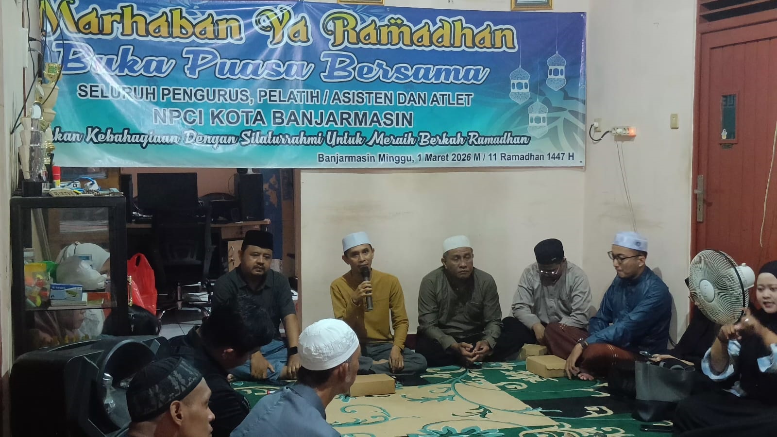 BUKBER: Pengurus dan atlet NPC Kota Banjarmasin menggelar kegiatan buka puasa bersama di Sekretariat NPC Banjarmasin, Minggu (1/3/2026).