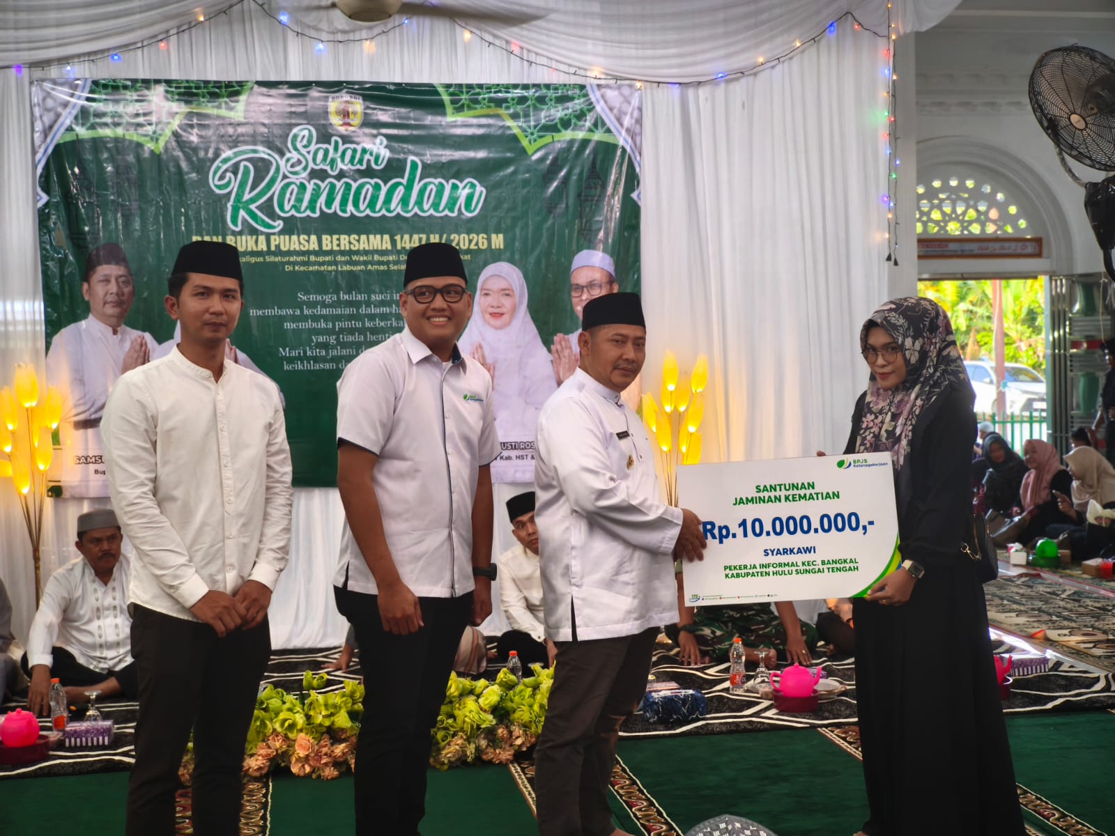 PROGRAM:Bupati HST, Samsul Rizal melaksanakan Safari Ramadan pertama ke Desa Bangkal dan berikan bantuan Jaminan Sosial Ketenagakerjaan, Senin (2/3/2026).  