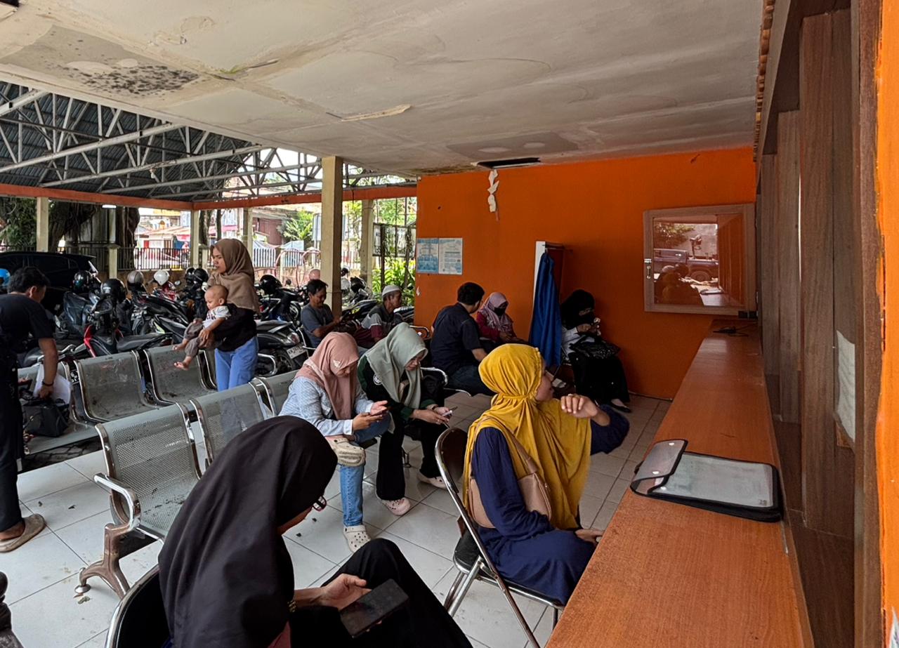Unit pelayanan kependudukan di Kantor Kecamatan Banjarmasin Utara.  