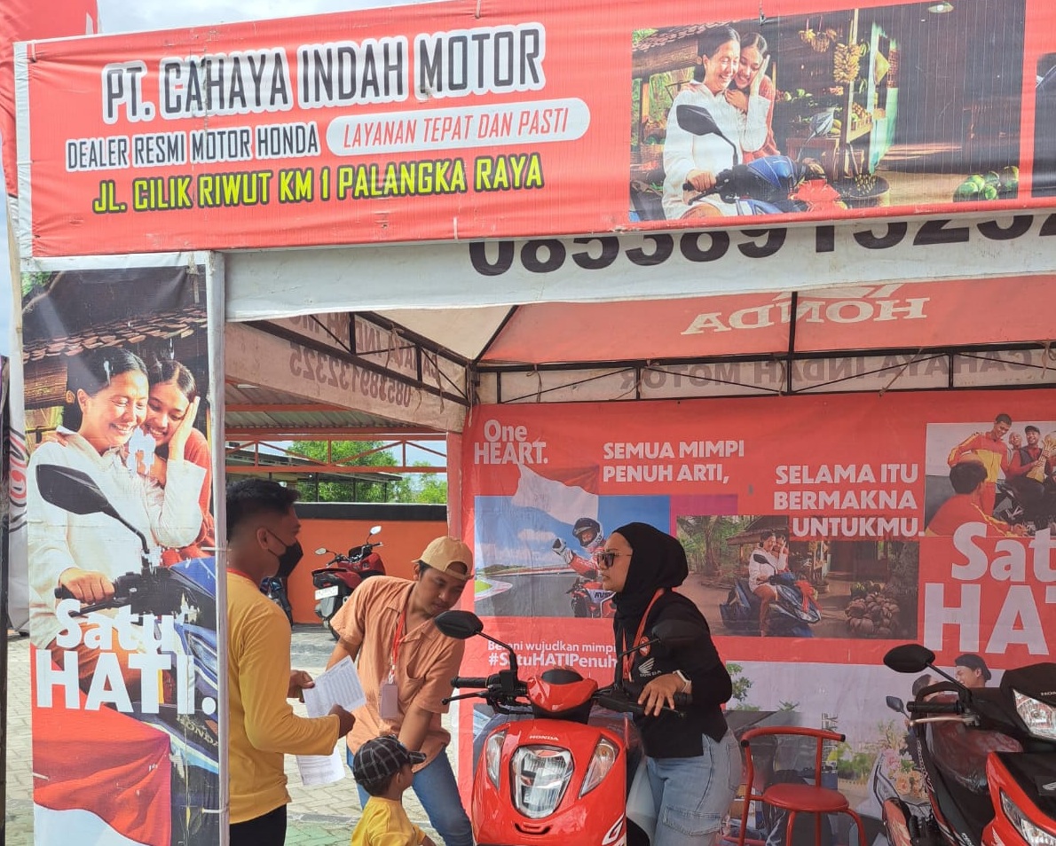 PAMERAN MOTOR: Kegiatan pameran motor yang digelar Honda. Selain pameran, Cahaya Indah Motor juga menghadirkan layanan service murah.