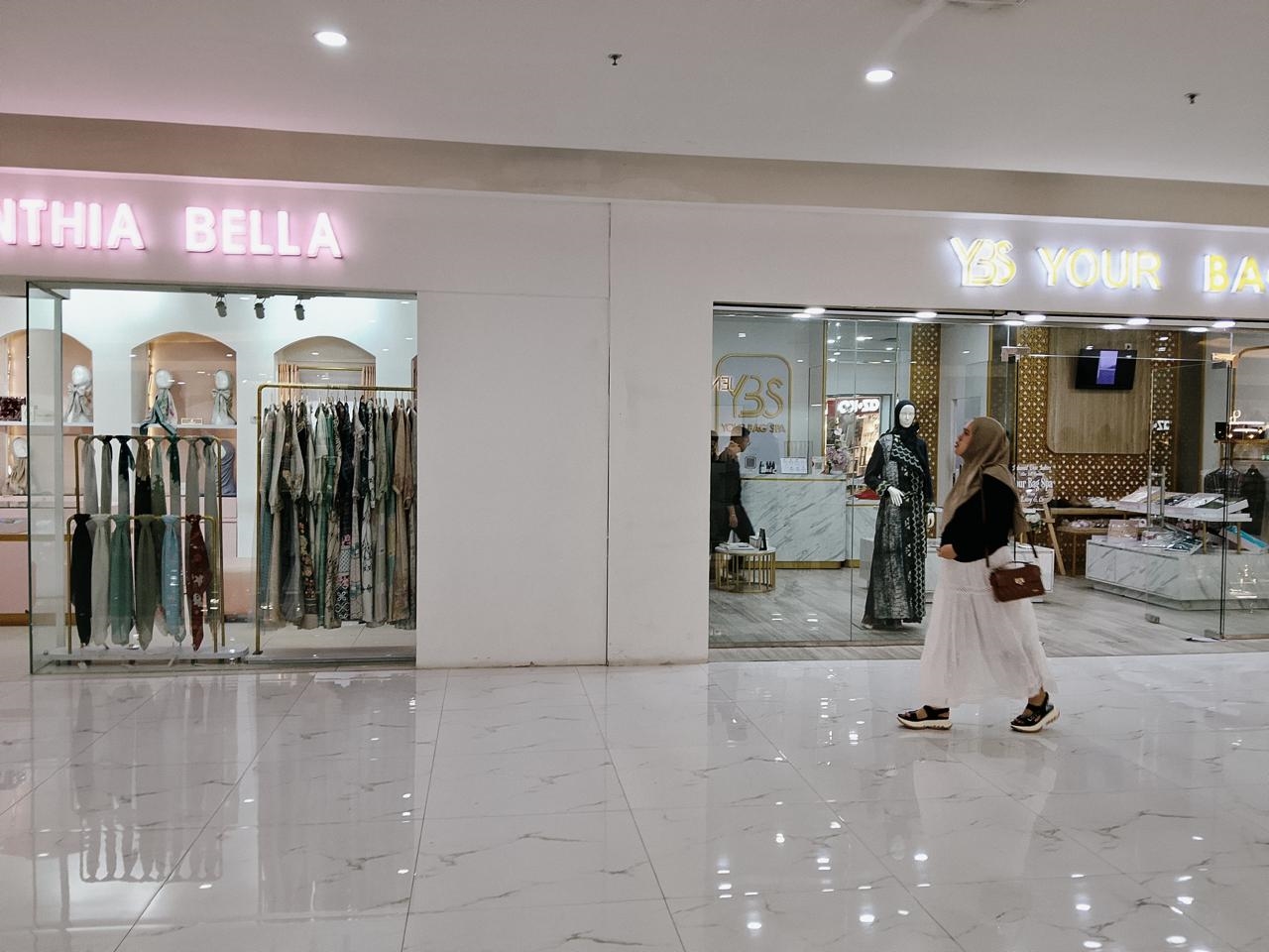 SUDAH DIANTISIPASI: Lonjakan pengunjung di Duta Mall Banjarmasin diprediksi meningkat setelah THR cair.(Foto: Endang Syarifuddin/Radar Banjarmasin)