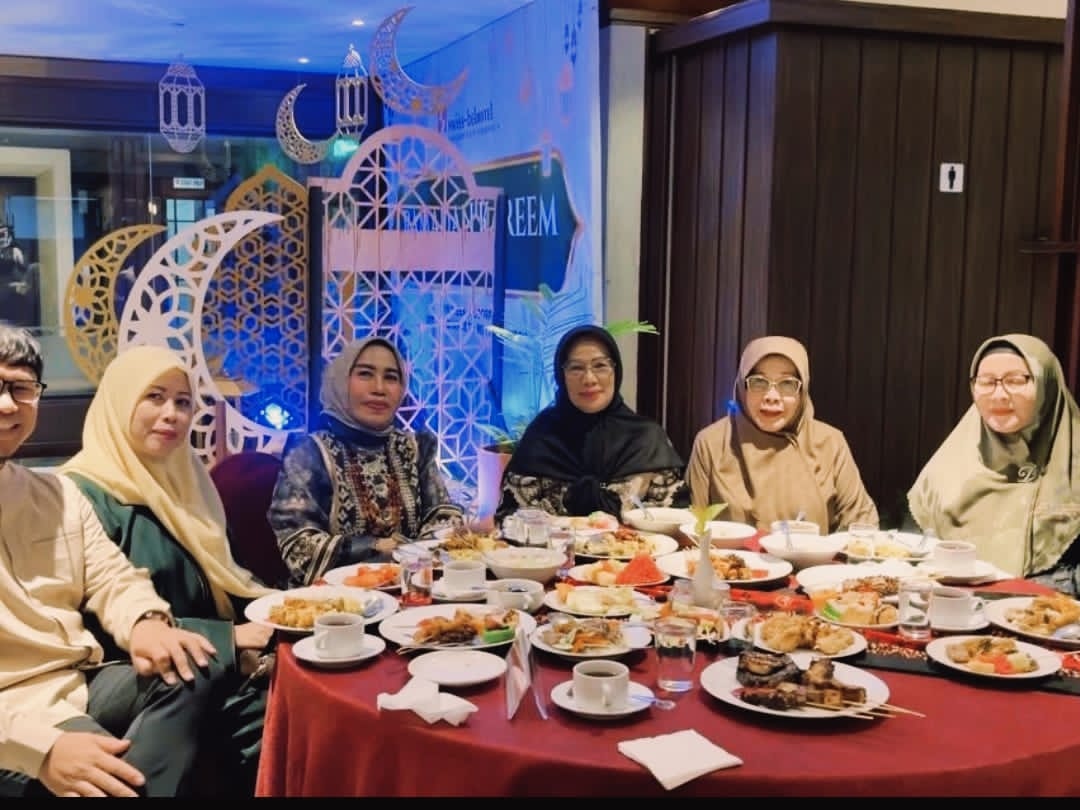 AKRAB:Suasana silaturahmi dan berbuka bersama FE UNISKA di Swiss-Belhotel Borneo Banjarmasin, Jumat (6/3/2026). 