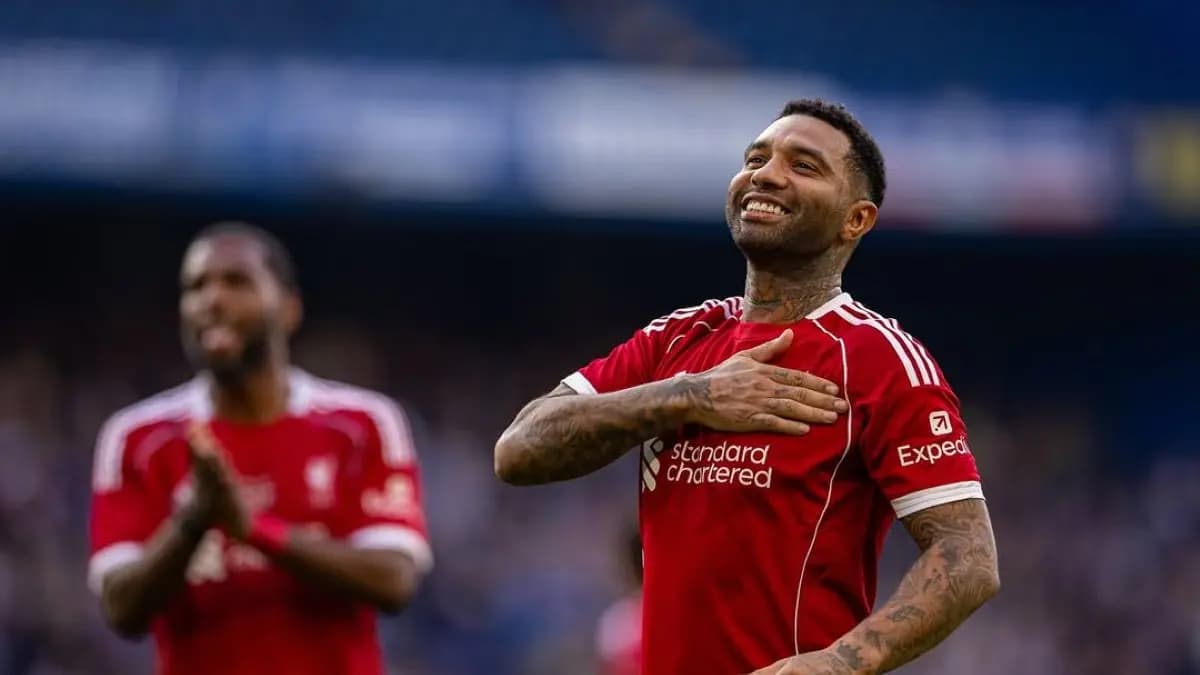 SANG MANTAN: Jermaine Pennant saat berseragam Liverpool. Ia menyebut mantan klubnya itu kehilangan jati diri. 