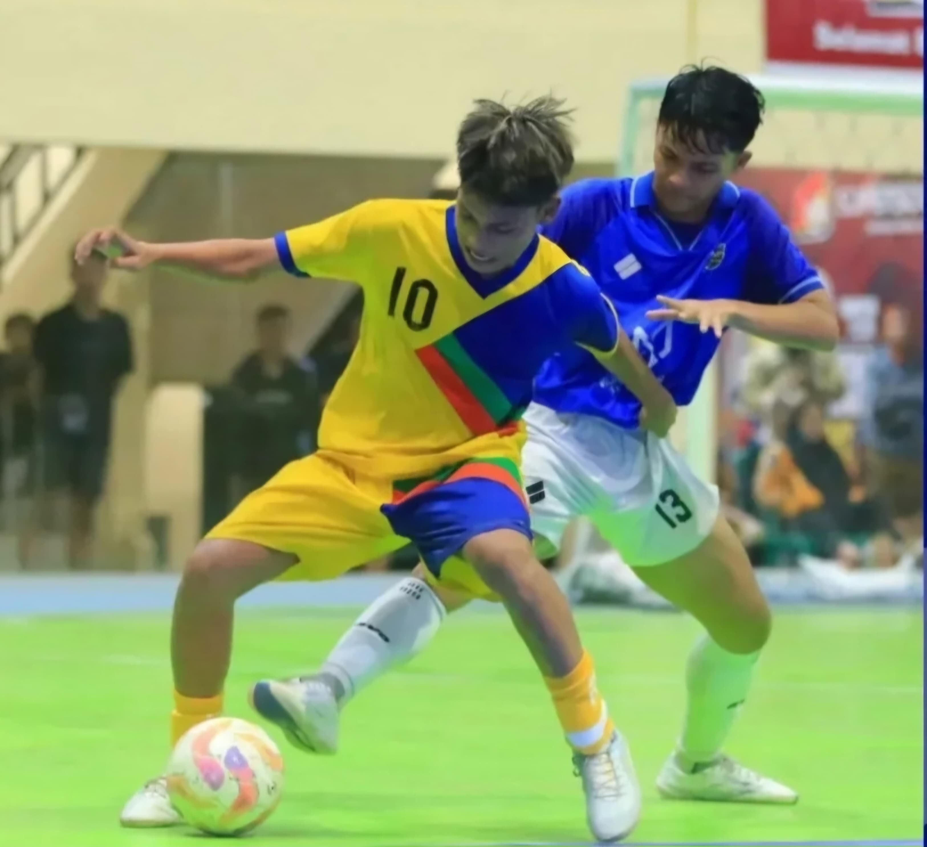 SENGIT: Laga Final Ramadan Cup 2026 dimenangkan MAN 1 HST (biru). (Foto: Ig bkm_sportaiment)