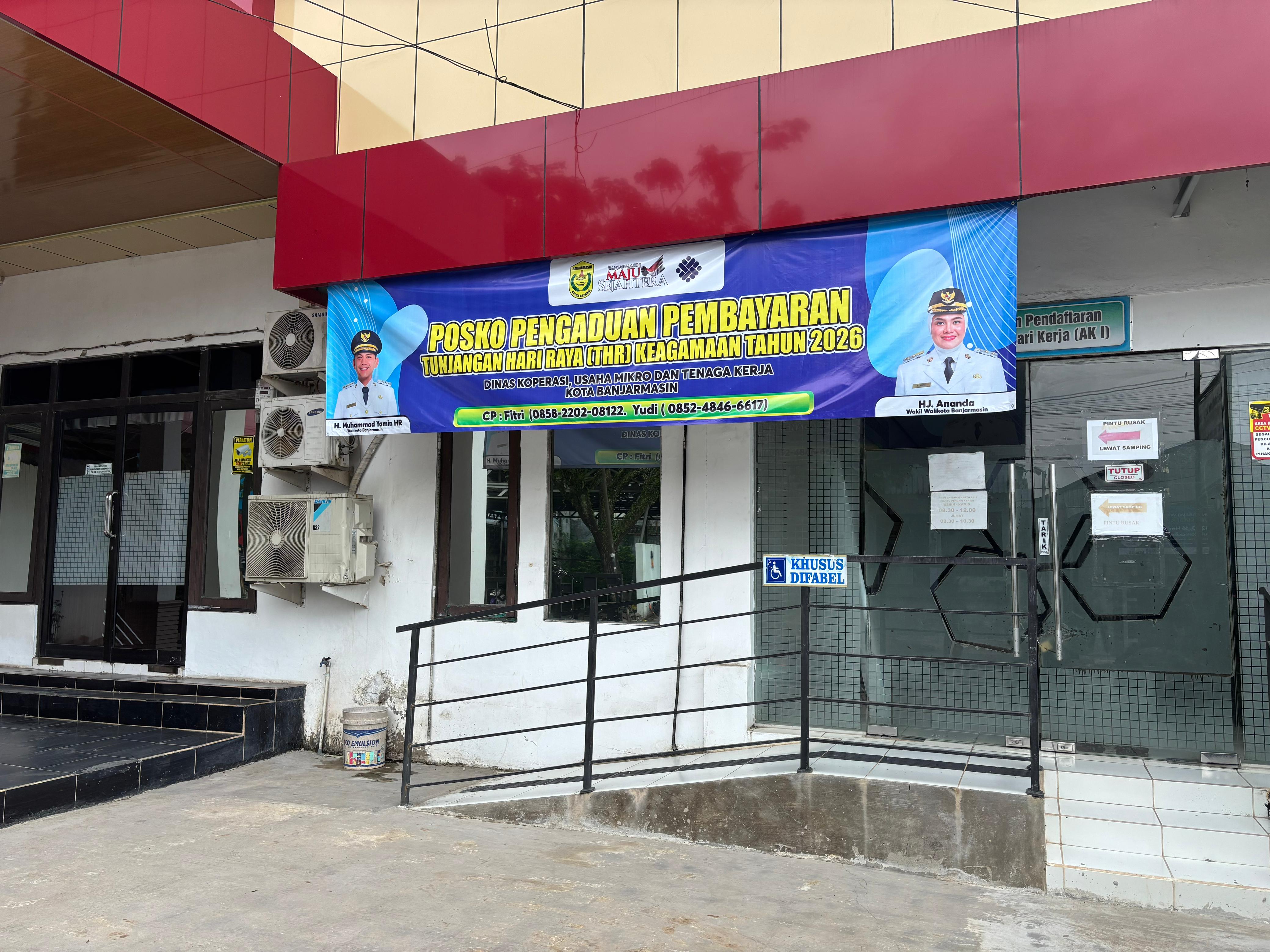 Posko pengaduan THR yang bertempat di kantor Diskopumker Banjarmasin, Jalan Komplek Semanda Banjarmasin Timur. (Zulvan Rahmatan/Radar Banjarmasin)