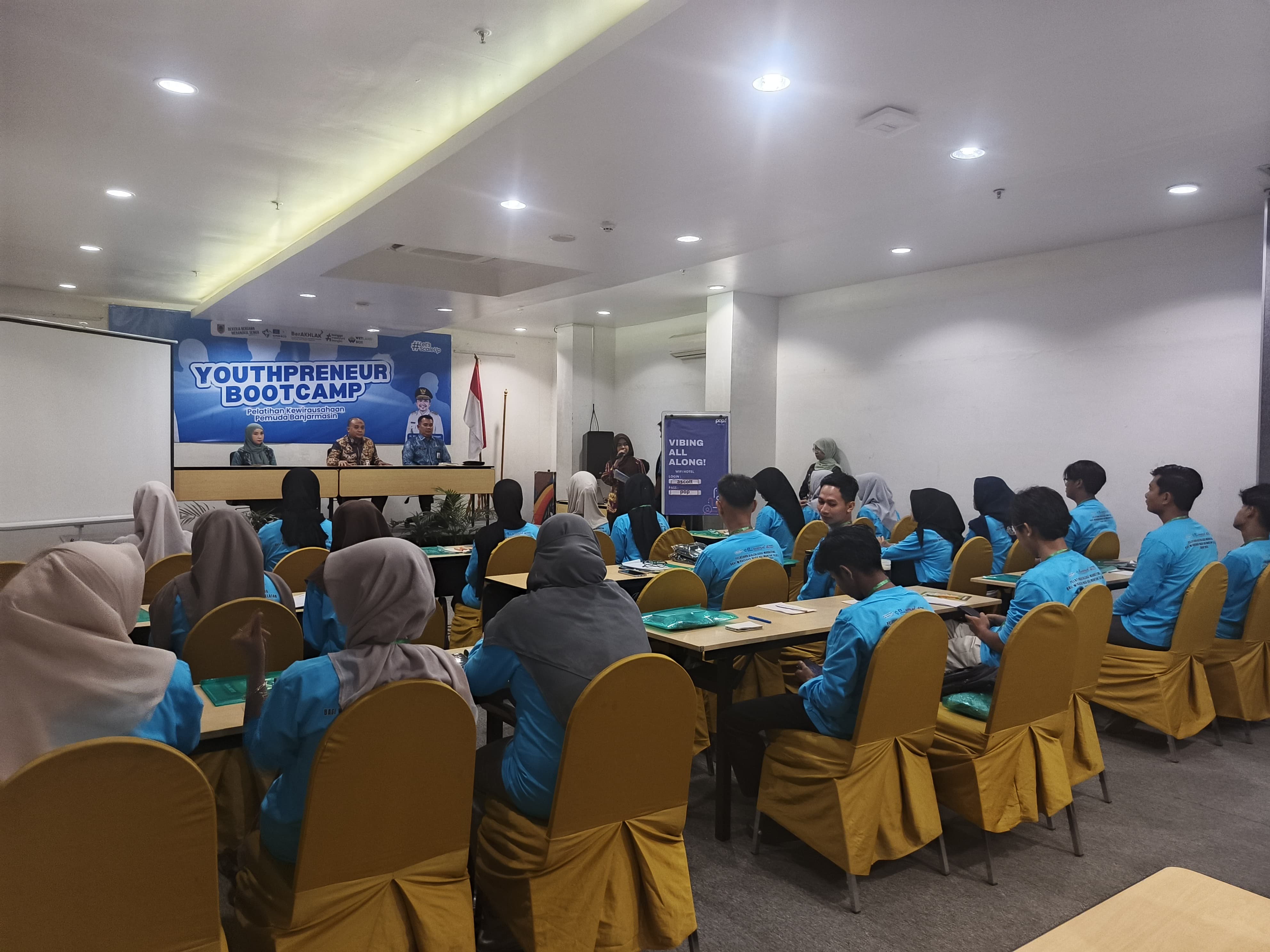 Kepala Dispora Kalsel Pebriadin Hapiz memberikan sambutan pada pembukaan pelatihan digitalisasi marketing bagi wirausaha muda di Banjarmasin, Kamis (5/3). (M Idris Jian Sidik)
