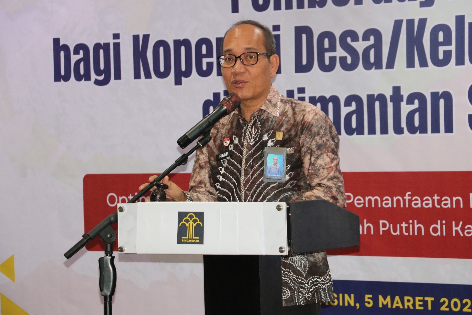 PENGANTAR:Kepala Kanwil Kemenkum Kalsel, Alex Cosmas Pinem memberikan sambutan kegiatan Pemberdayaan Merek Kolektif bagi KDKMP di Kalsel Tahun 2026 di Swiss-Bel Hotel Banjarmasin, Kamis (5/3/2026).