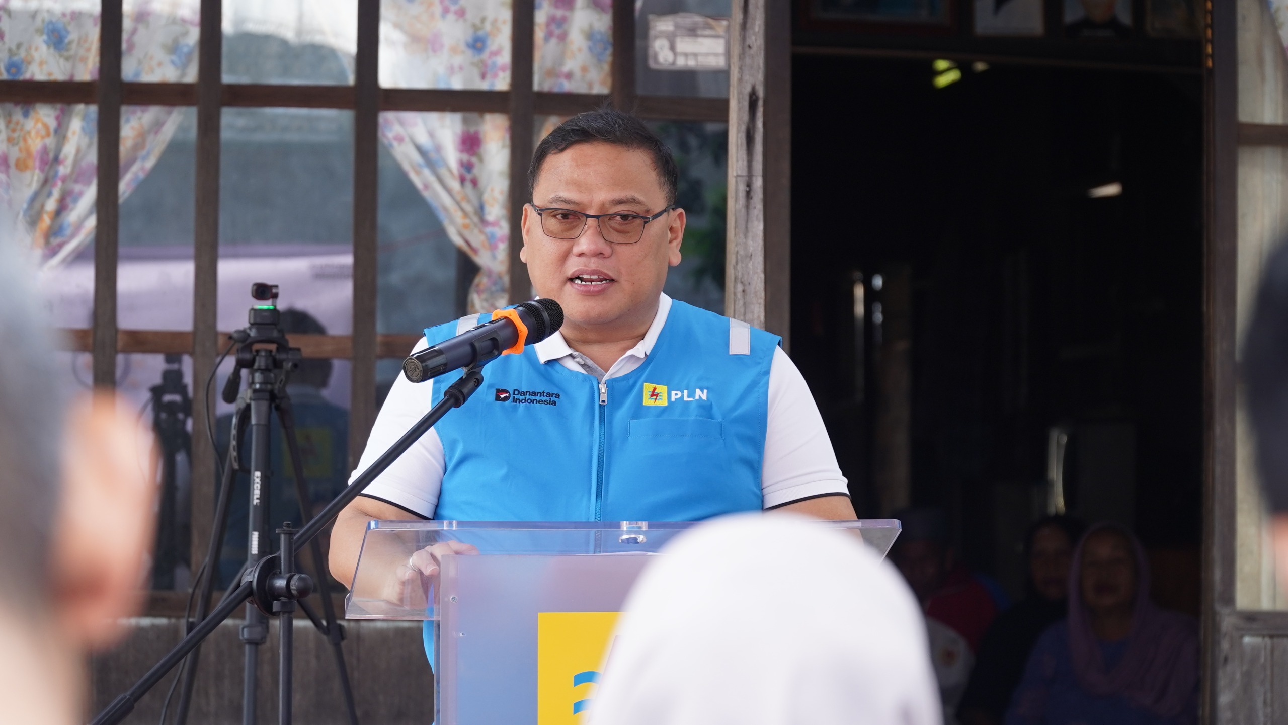 TERANG:GM PLN UID Kalselteng, Iwan Soelistijono menyampaikan program LUTD merupakan inisiatif kemanusiaan yang lahir dari kepedulian para pegawai PLN Group.