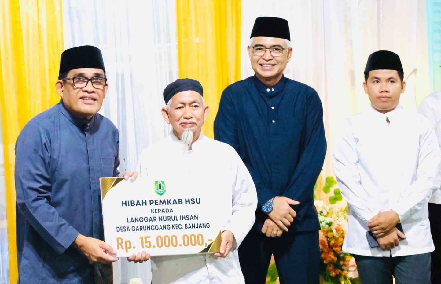 MOMEN:Bupati dan Wakil Bupati Kabupaten HSU, H Sahrujani dan Hero Setiawan Safari Ramadan di Desa Rantau Bujur, Kecamatan Banjang, Minggu (8/3/2026).
