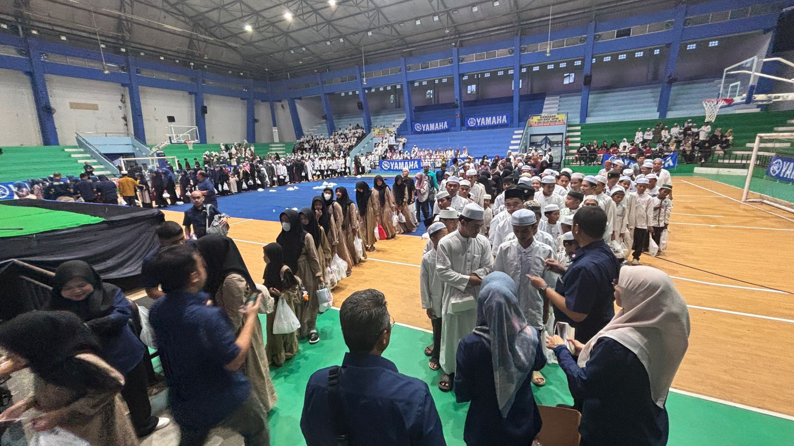 BEKAL:Seribu anak yatim juga dapat bingkisan dan santunan Ramadan dari PT STSJ Yamaha Kalselteng. 
