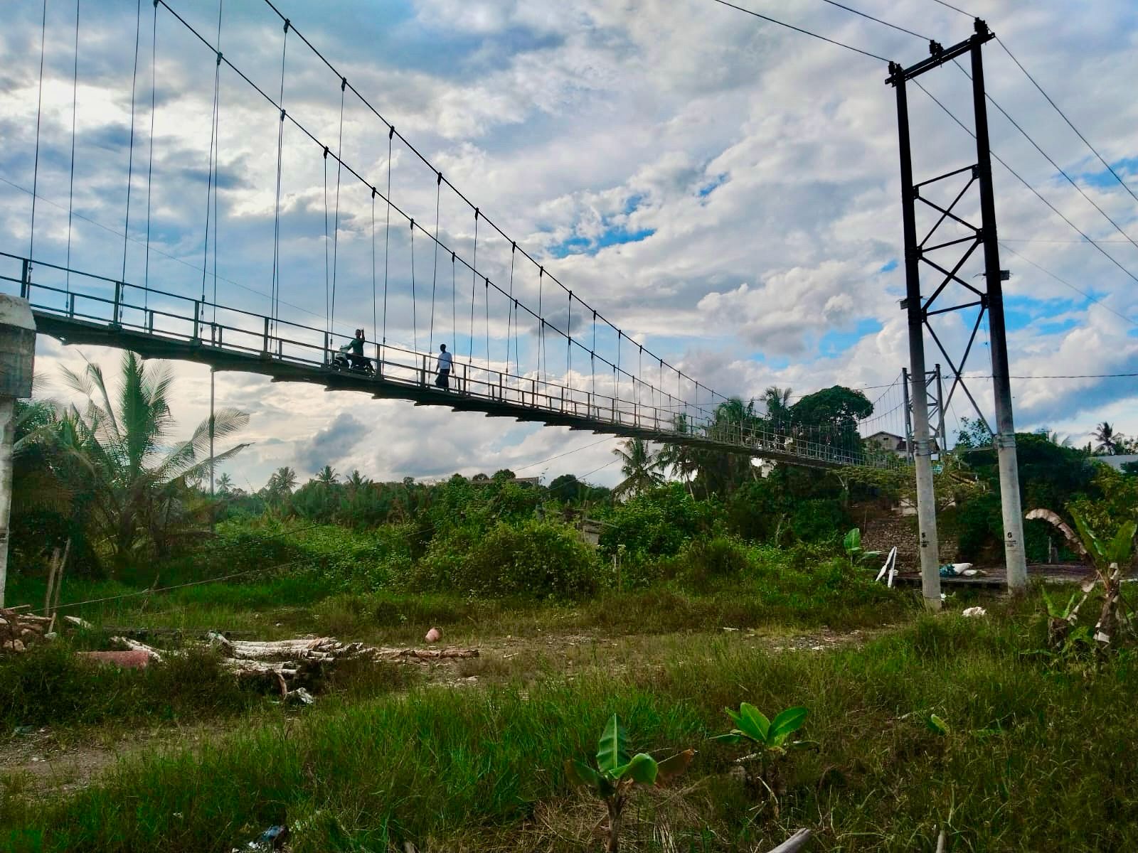 SELESAI: Proyek jembatan Desa Kalian, Pamukan Utara, Kotabaru yang sudah lama diharapkan masyarakat akhirnya bisa dilewati. 