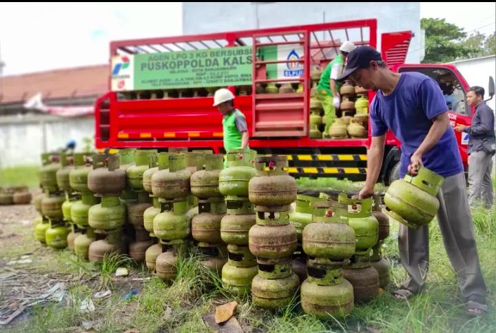 SUSUN: Tabung gas melon di salah satu pangkalan di Banjarmasin.