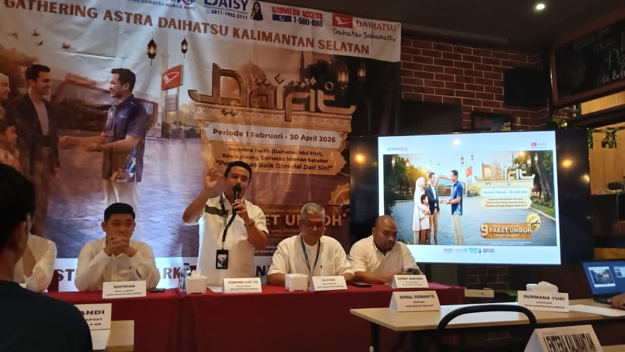 MUDAH:Kepala Cabang Daihatsu Banjarmasin, Subono Lot To saat pemaparan program DAIFIT 2026, Selasa (10/3/2026).   