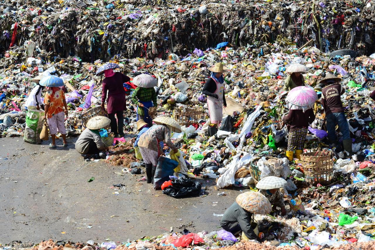 SOROT PROGRES: Kondisi Tempat Pemrosesan Akhir Sampah (TPAS) Basirih di Banjarmasin Selatan yang masih dalam proses pembenahan setelah kena sanksi dari Kementerian Lingkungan Hidup.