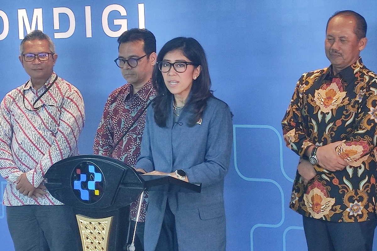 BERI KETERANGAN: Menteri Komunikasi dan Digital (Menkomdigi), Meutya Hafid. Pihaknya mengeluarkan aturan terbaru mengenai pembatasan medsos terhadap anak. (Nanda Prayoga/Jawa Pos)
